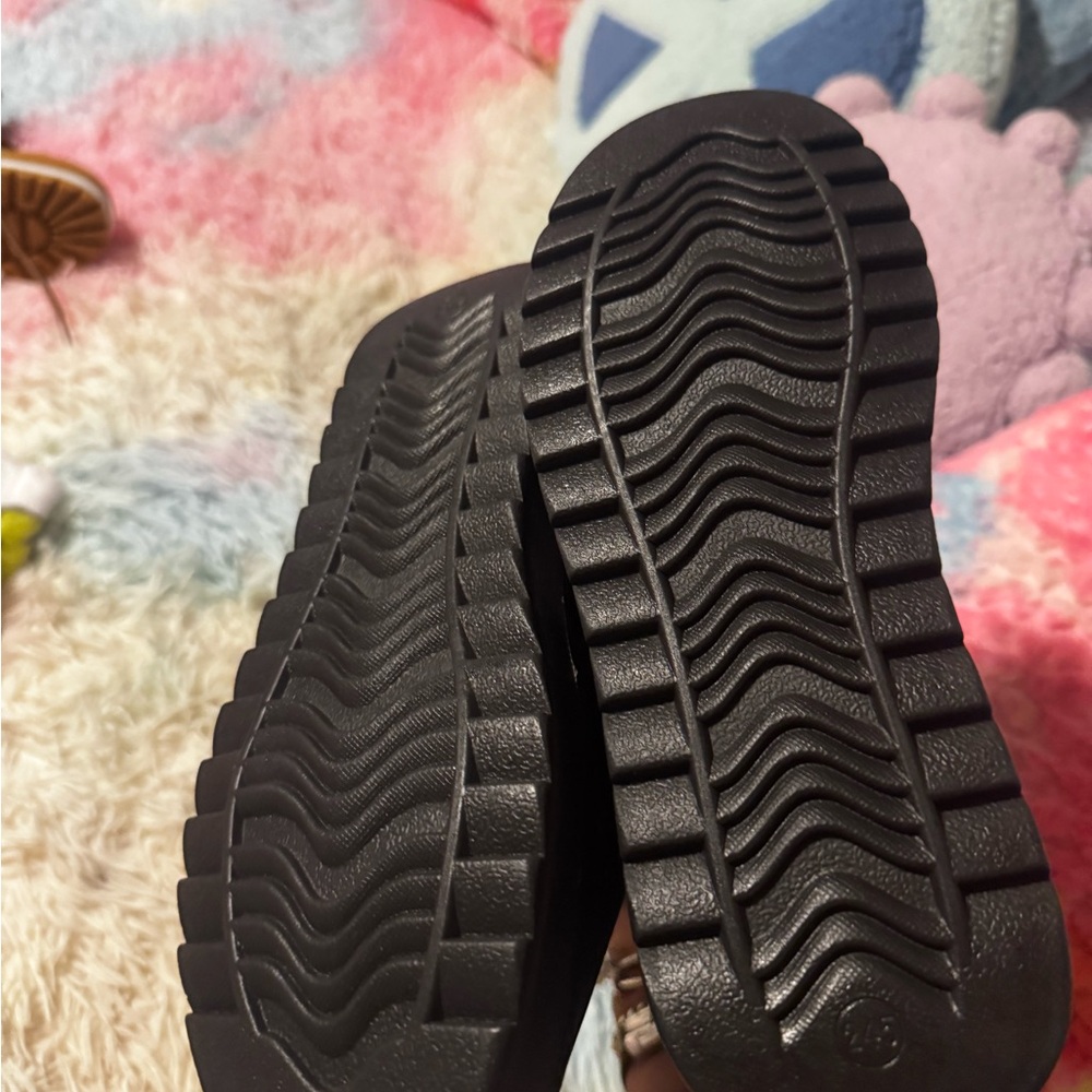 Black Women's Ankle Boots - Picture 6 of 7